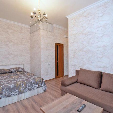 Studio Apartment In The Very Center Of The City Yerevan Ngoại thất bức ảnh